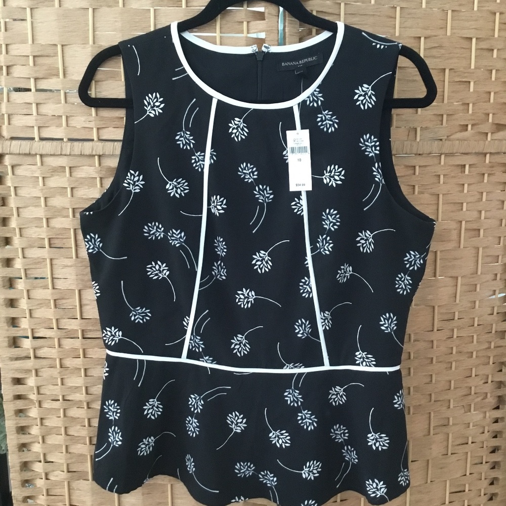 Ladies Banana Republic Sleeveless Top